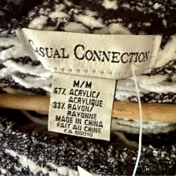 BNWT Casual Connection Longline Snowflake Sweater - Picture 4 of 9